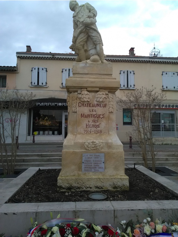 Photo Châteauneuf-les-Martigues - Monument aux morts