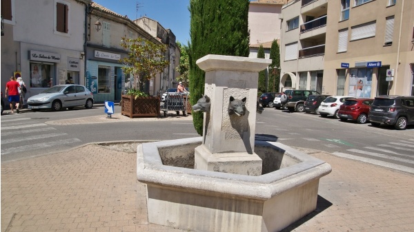 Photo Châteaurenard - la fontaine