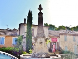 Photo paysage et monuments, Eygalières - Fontaine