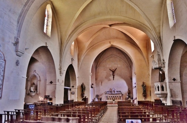 Photo Fontvieille - L'église