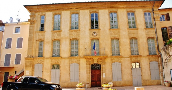 Photo Jouques - La Mairie