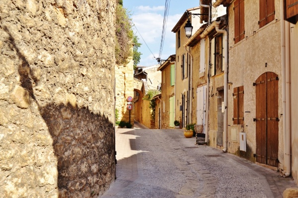 Photo Jouques - La Commune