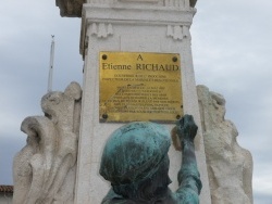 Photo paysage et monuments, Martigues - Plaque commémaurative à Etienne Richaud à l'Ile