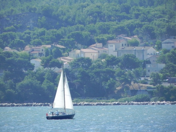 Photo Martigues - Voilier sur l'Etang de Berre