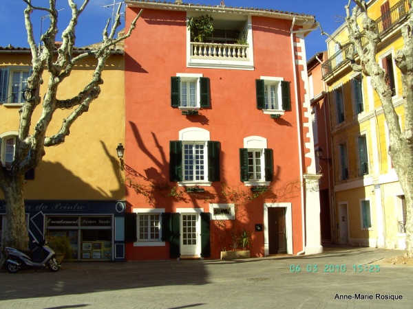 Photo Martigues - Place Mirabeau quartier de l'Ile à Martigues