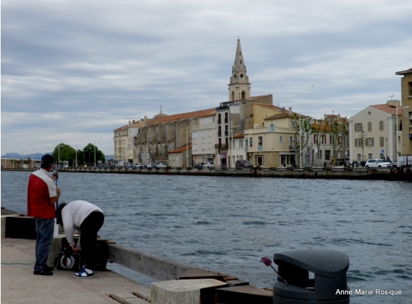 Photo Martigues - Pécheurs sur le Quai des Anglais.