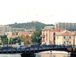 Photo paysage et monuments, Martigues - Martigues, le quartier de Ferrières et son petit pont bleu