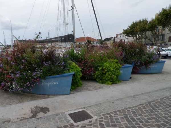 Photo Martigues - Barques à Ferrières au nom des trois quartiers