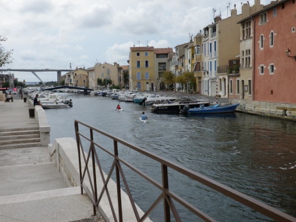 Photo Martigues - canotage sur le canal à l'Ile.