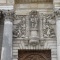 Photo Martigues - Scultures au dessus de la porte de la Cathédrale à l'Ile