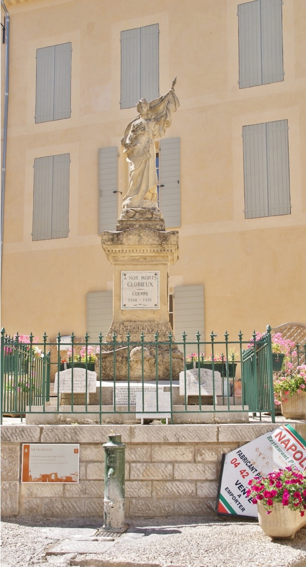 Photo Meyrargues - le monument aux morts