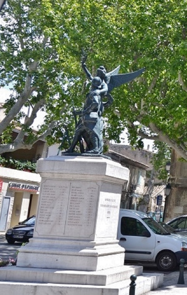 Photo Mouriès - le monument aux morts