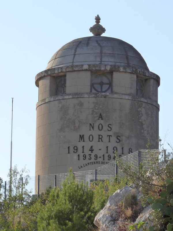 Photo Les Pennes-Mirabeau - La lanterne des morts