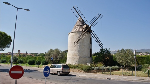 Photo Plan-de-Cuques - le moulin