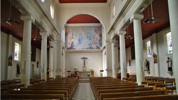 Photo Plan-de-Cuques - église Sainte Marie Madeleine