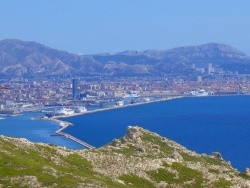 Photo paysage et monuments, Le Rove - Marseille tout proche, vu des collines du Rove