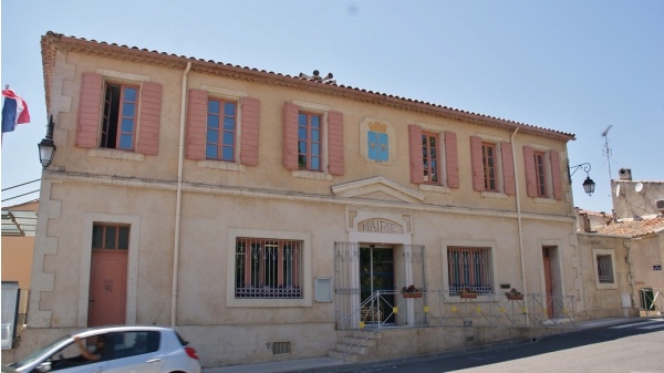 Photo Saint-Mitre-les-Remparts - la mairie