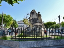 Photo paysage et monuments, Saint-Rémy-de-Provence - le monument aux morts