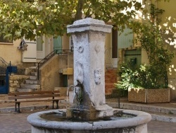 Photo paysage et monuments, Saint-Savournin - la fontaine