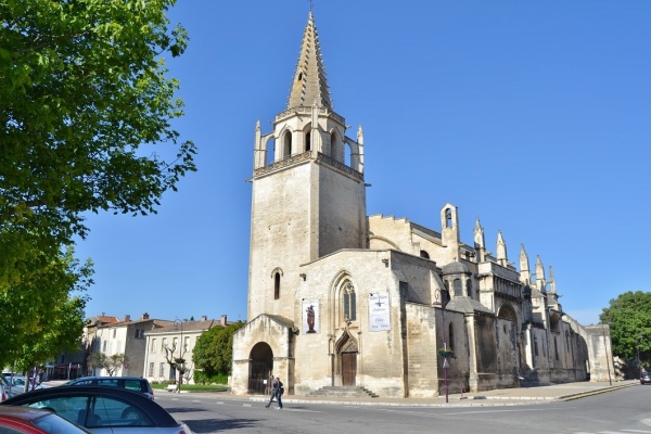 Photo Tarascon - église Sainte Marthe