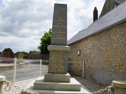 Photo paysage et monuments, Le Breuil-en-Bessin - le monument aux morts