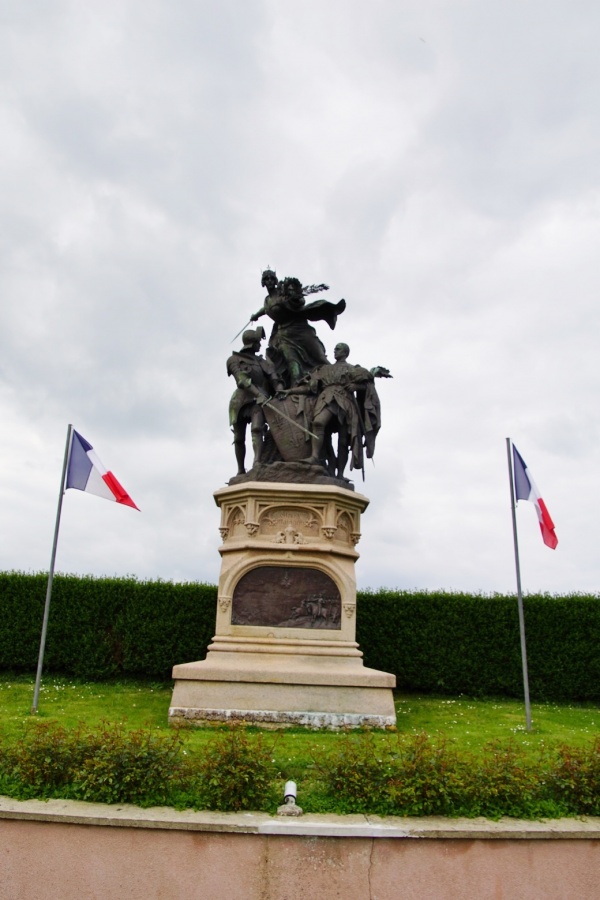 Photo Formigny - la statue