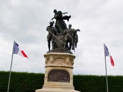 Photo paysage et monuments, Formigny - la statue