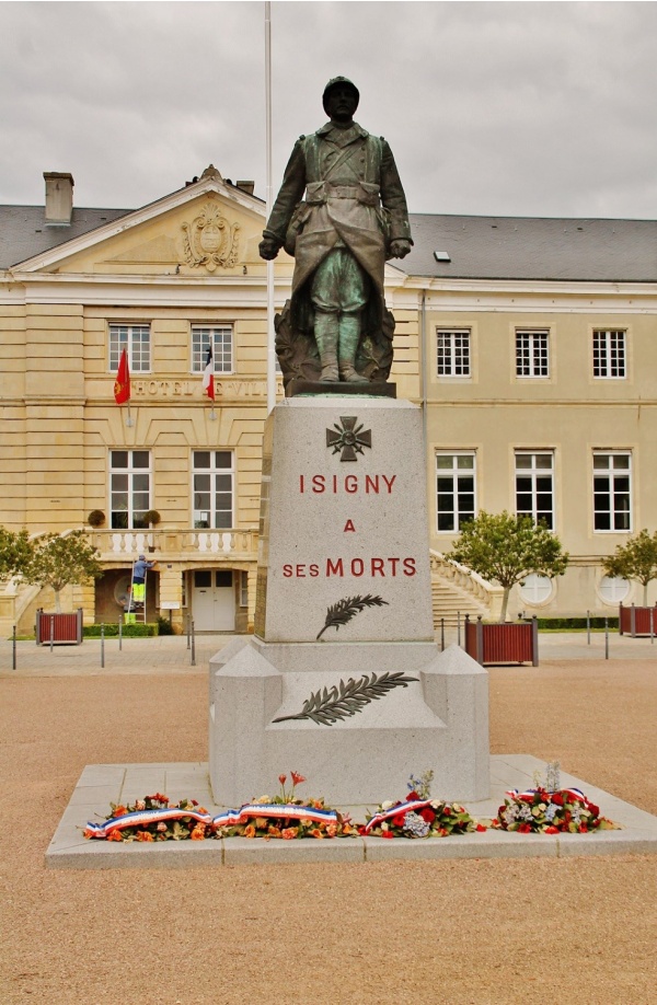 Photo Isigny-sur-Mer - Le Monument-aux-Morts