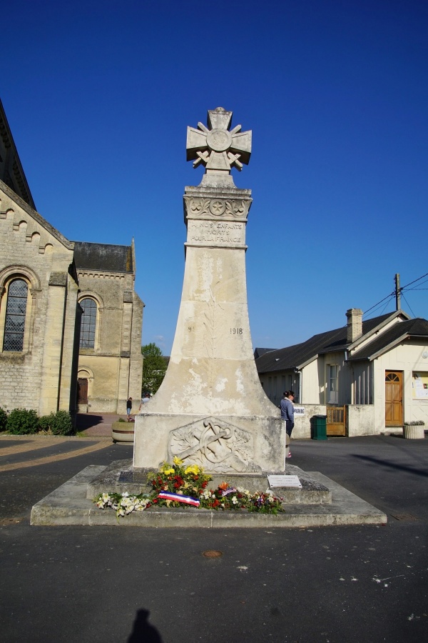 Photo Port-en-Bessin-Huppain - Monuments Aux Morts