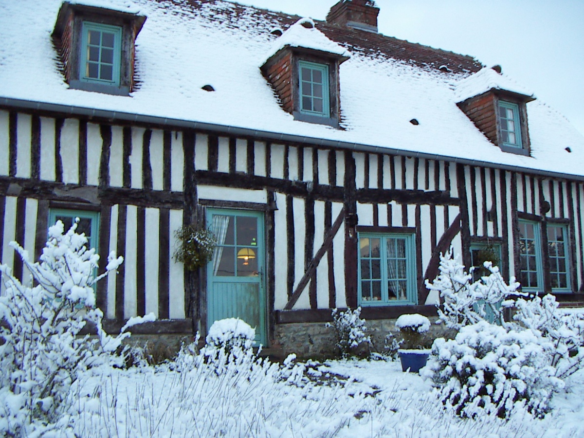 Neige sur les hauteurs de Sainte Marguerite de viette une photo de