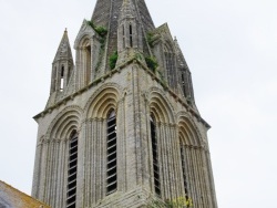 Photo paysage et monuments, Tour-en-Bessin - le clochers de église Saint Pierre
