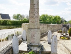 Photo paysage et monuments, Tracy-sur-Mer - le monument aux morts