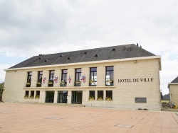 Photo paysage et monuments, Villers-Bocage - la mairie