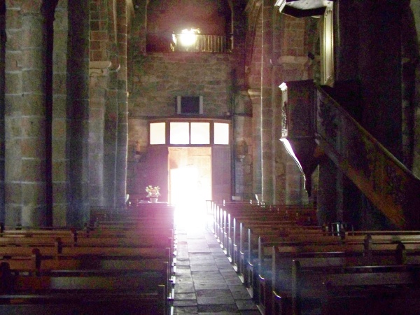 Photo Anglards-de-Salers - église saint Thyrse