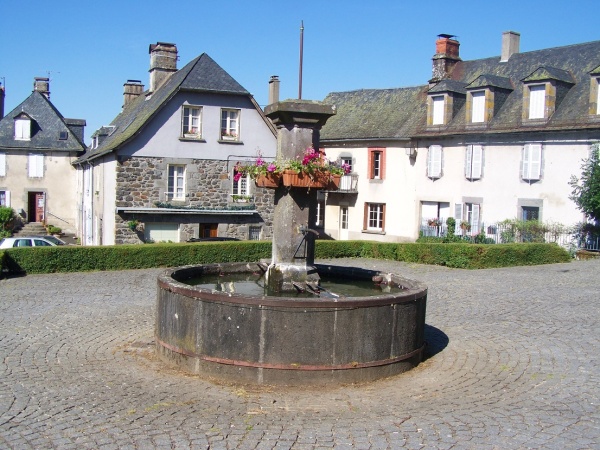 Photo Anglards-de-Salers - la fontaine