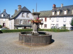 Photo paysage et monuments, Anglards-de-Salers - la fontaine