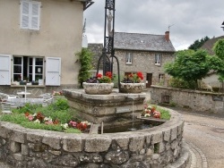 Photo paysage et monuments, Junhac - la fontaine