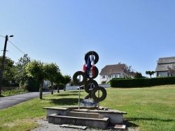 Photo paysage et monuments, Lafeuillade-en-Vézie - le monument aux morts