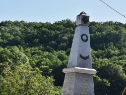 Photo paysage et monuments, Leucamp - le monument aux morts