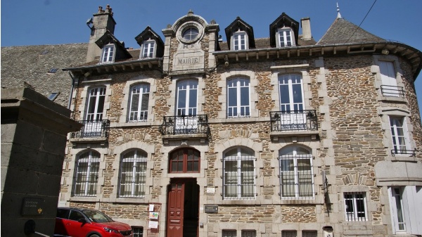 Photo Montsalvy - la mairie