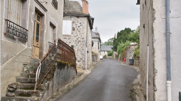 Photo Pleaux - le village