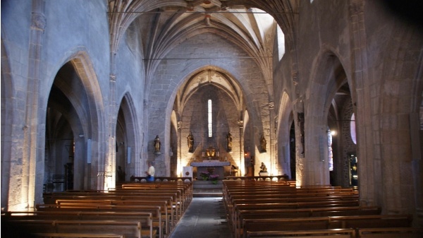 Photo Pleaux - église Saint Jean Baptiste