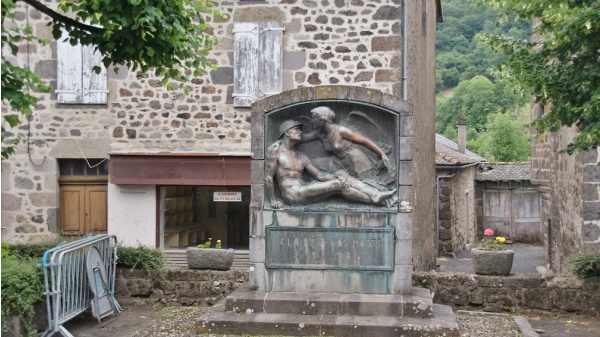 Photo Saint-Martin-Valmeroux - le monument aux morts