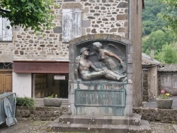 Photo paysage et monuments, Saint-Martin-Valmeroux - le monument aux morts