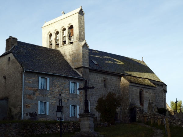 Photo Saint-Rémy-de-Chaudes-Aigues - Saint-Rémy-de-Chaudes-Aigues - Eglise Saint-Rémi