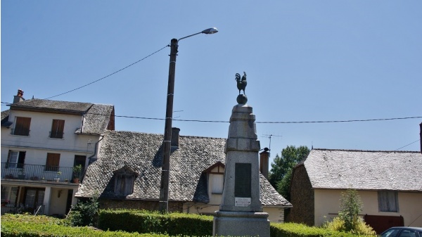 Photo Saint-Santin-Cantalès - le village