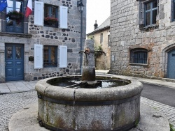 Photo paysage et monuments, Saint-Urcize - la fontaine