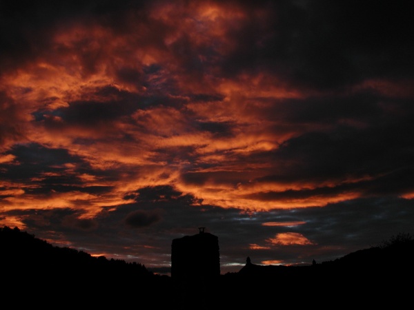 Photo Vieillevie - Ciel tourmenté de fin de journée à Vieillevie.