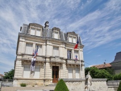 Photo paysage et monuments, Montbron - la mairie