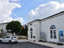 Photo paysage et monuments, Arces - la Mairie